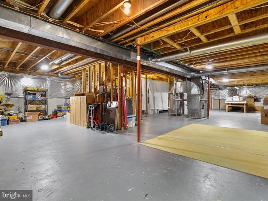 Fitness Equipment, Interior, Wooden Beams