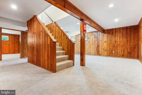 Empty room, Interior, Recessed Lighting, Wooden Walls