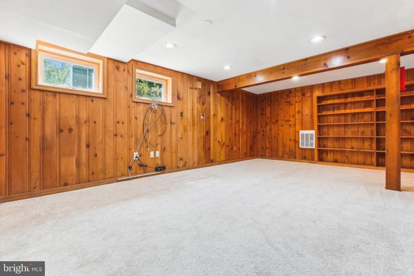 Empty room, Interior, Recessed Lighting, Wooden Beams, Wooden Walls