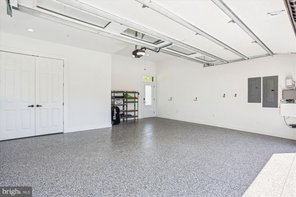 Garage, Interior
