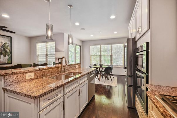 Dining room, Interior, Kitchen, Pendant Lights, Recessed Lighting, Wood Texture Flooring