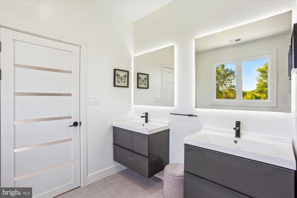 Bathroom, Dual Sink Vanities, Interior