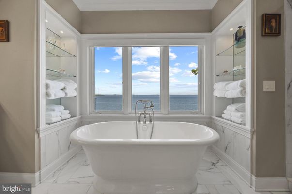 Bathroom, Free Standing Baths, Interior, Marble, Recessed Lighting, Water