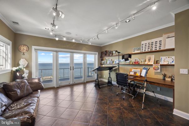 Home Office, Interior, Water