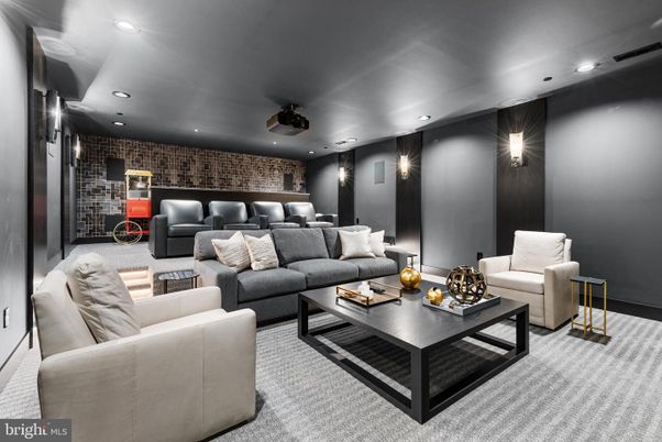 Interior, Projection Screen, Recessed Lighting, Theatre Room