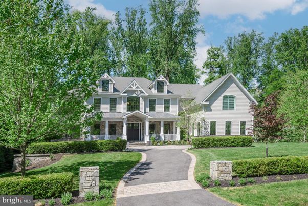 Exterior, Facade, Farmhouse