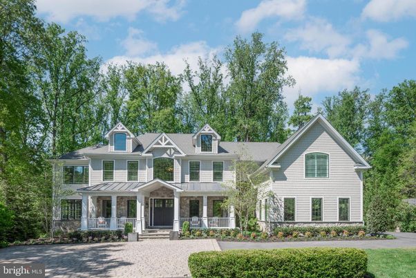 Exterior, Facade, Farmhouse