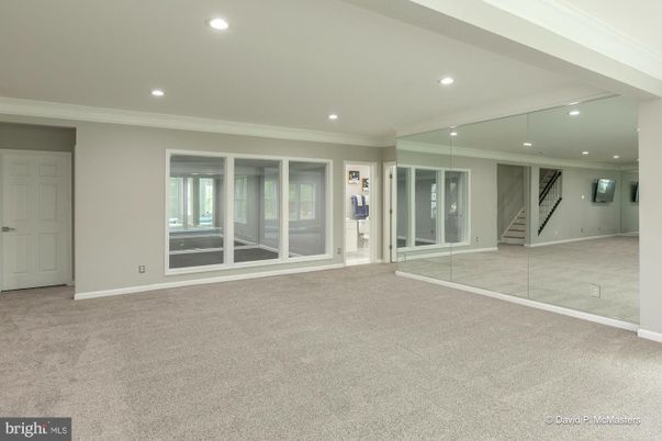 Empty room, Interior, Recessed Lighting