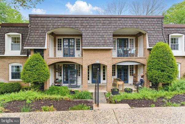 Exterior, Facade, Brick Facade, French Provincial
