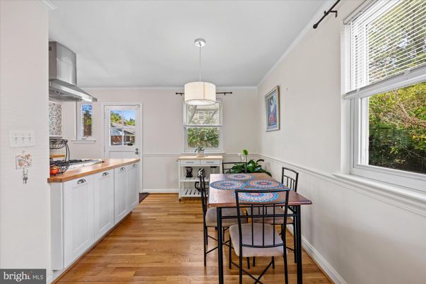 Dining room, Interior, Kitchen, Pendant Lights, Wood Texture Flooring