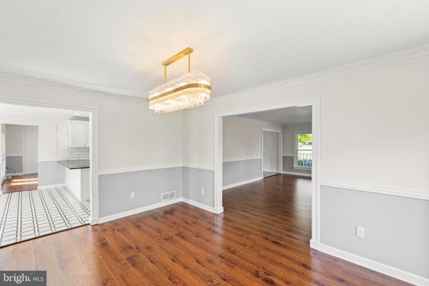 Chandelier, Empty room, Interior, Wood Texture Flooring