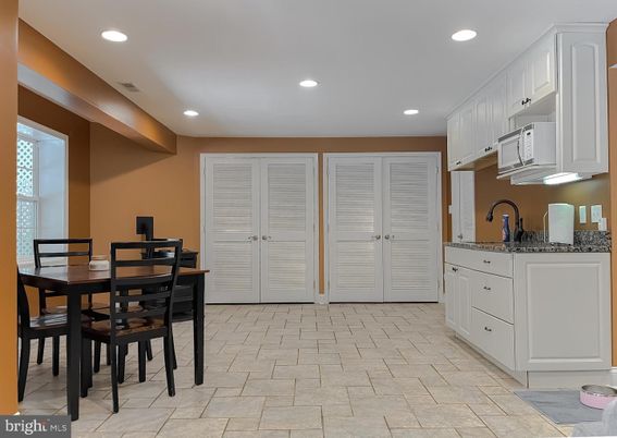 Dining room, Interior, Kitchen, Recessed Lighting