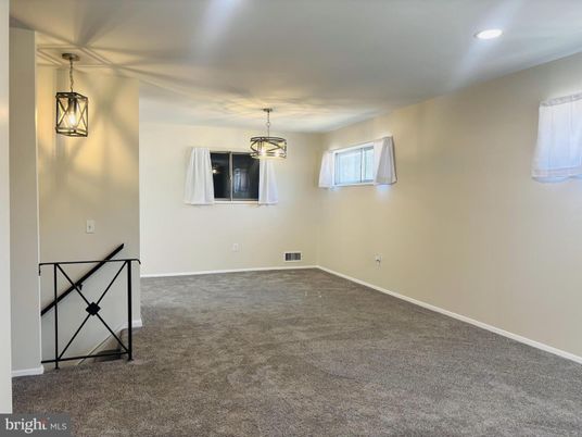 Empty room, Interior, Pendant Lights, Recessed Lighting