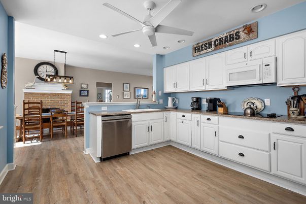 Dining room, Interior, Kitchen, Pendant Lights, Recessed Lighting, Stone Walls, Wood Texture Flooring