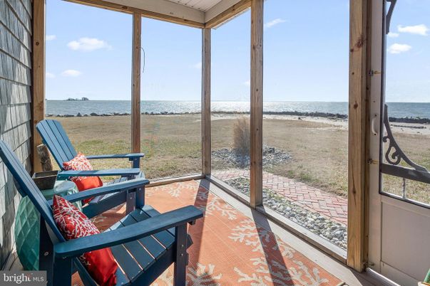 Interior, Sun Room, Water