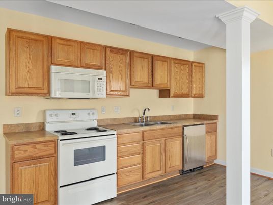 Interior, Kitchen, Wood Texture Flooring