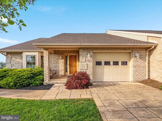Attached, Exterior, Facade, Brick Facade, Ranch