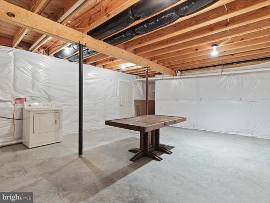Garage, Interior, Washer, Wooden Beams, Wooden Ceilings