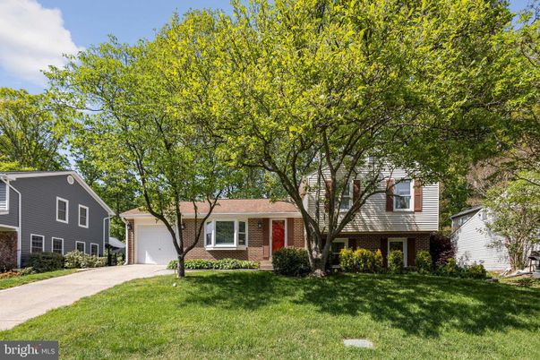 Attached, Exterior, Facade, Brick Facade, Cape Cod