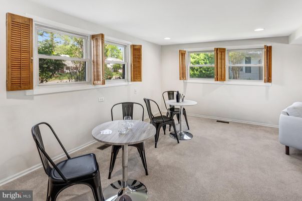 Dining room, Interior, Recessed Lighting