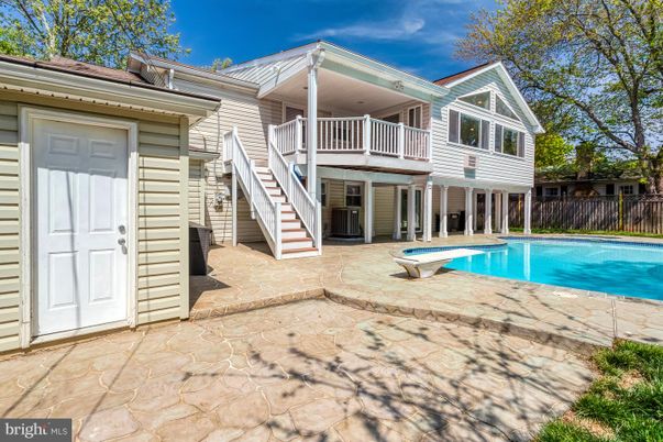 Exterior, Pool