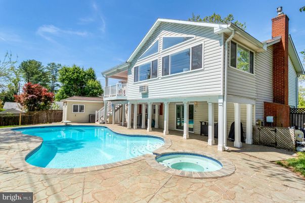 Exterior, Pool