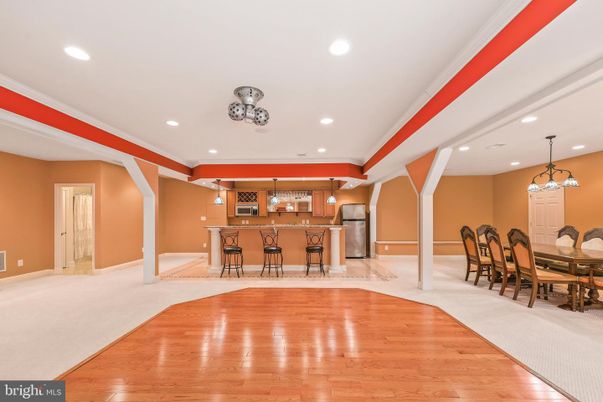 Dining room, Interior, Kitchen, Pendant Lights, Recessed Lighting, Wood Texture Flooring