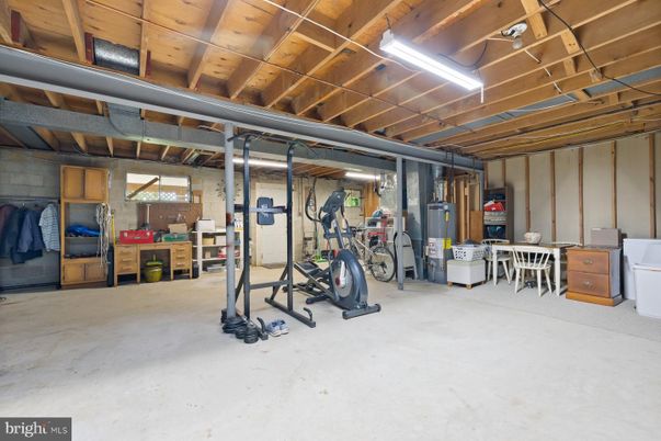 Fitness Equipment, Interior, Wooden Beams
