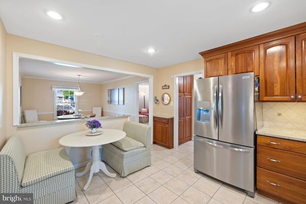 Dining room, Interior, Kitchen, Pendant Lights, Recessed Lighting, Stainless Steel Appliances