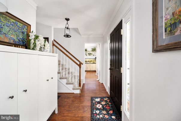 Interior, Pendant Lights, Wood Texture Flooring
