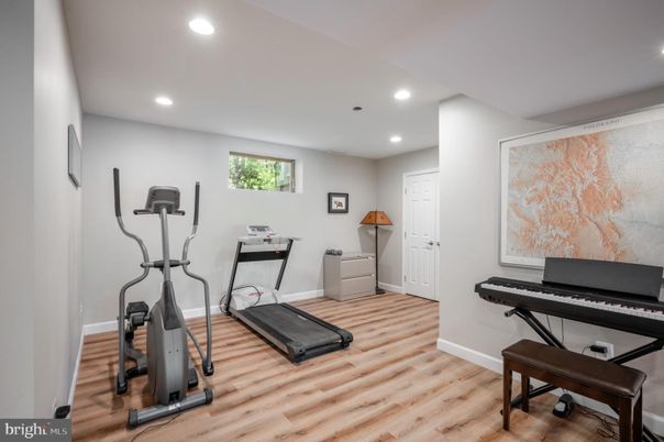 Fitness Equipment, Interior, Recessed Lighting, Wood Texture Flooring