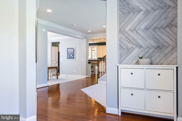 Interior, Pendant Lights, Recessed Lighting, Wood Texture Flooring
