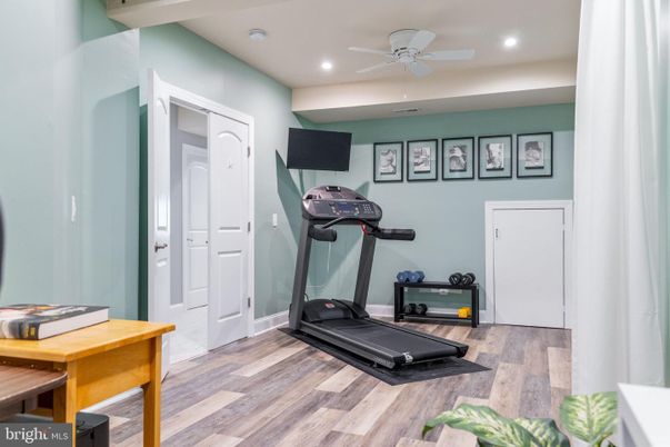 Fitness Equipment, Interior, Recessed Lighting, Wood Texture Flooring