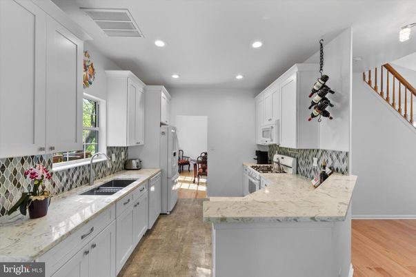 Dining room, Interior, Kitchen, Recessed Lighting, Wood Texture Flooring
