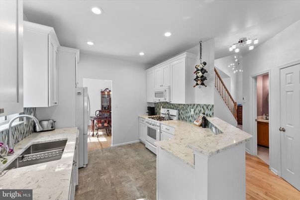 Interior, Kitchen, Pendant Lights, Recessed Lighting, Wood Texture Flooring