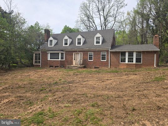Exterior, Facade, Brick Facade, Cape Cod