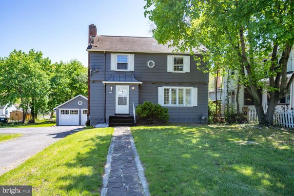 Detached Garage, Exterior, Facade, Split Level