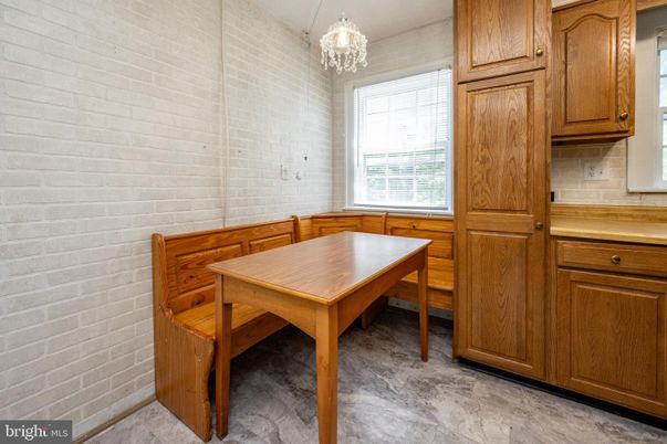 Chandelier, Dining room, Interior, Marble, Pendant Lights, Stone Walls