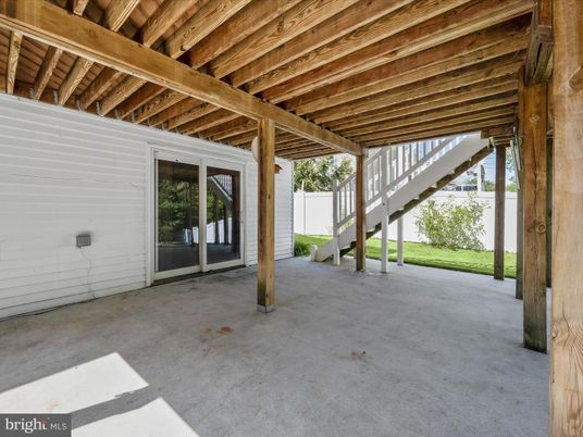 Exterior, Wooden Beams