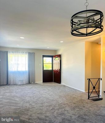 Empty room, Interior, Pendant Lights, Recessed Lighting