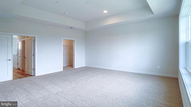 Empty room, Interior, Recessed Lighting