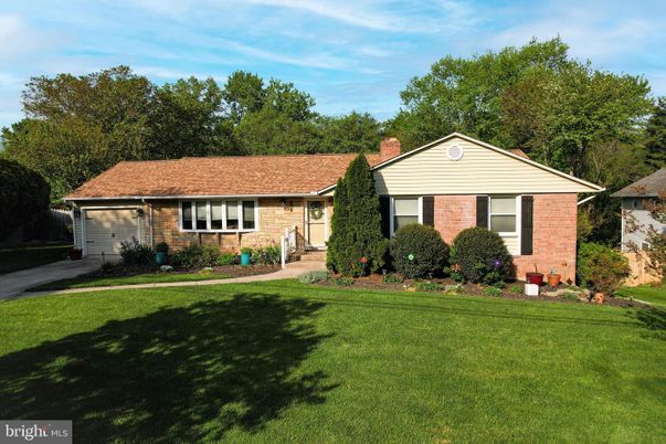 Attached, Exterior, Facade, Brick Facade, Ranch