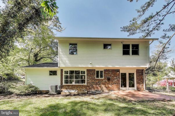 Exterior, Facade, Brick Facade, Split Level