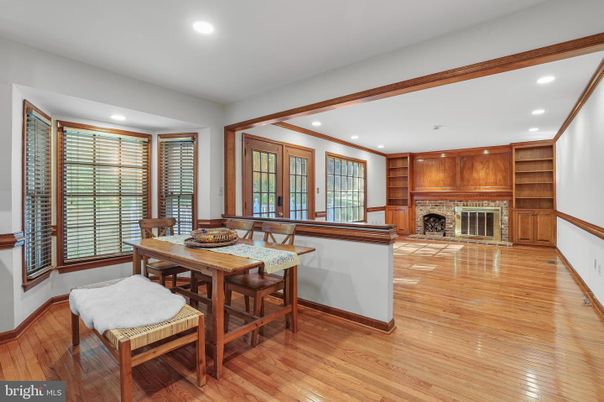Dining room, Fireplace, Interior, Recessed Lighting, Wood Texture Flooring