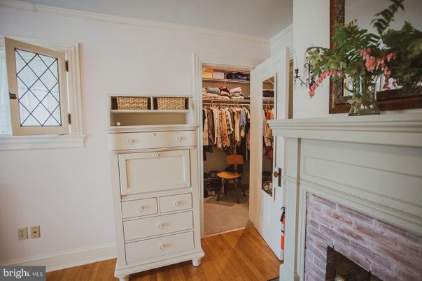 Interior, Walk-in Closets, Wood Texture Flooring