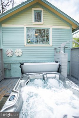 Exterior, Hot Tub