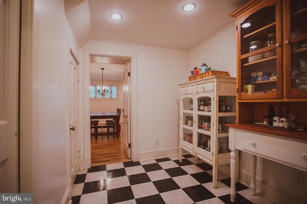 Chandelier, Dining room, Interior, Recessed Lighting, Wood Texture Flooring