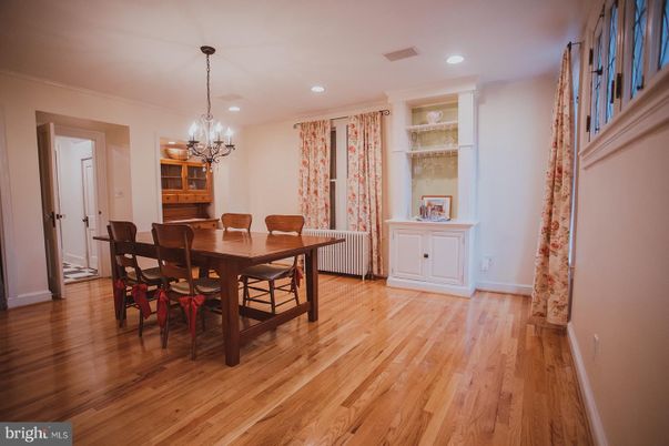 Chandelier, Dining room, Interior, Recessed Lighting, Wood Texture Flooring