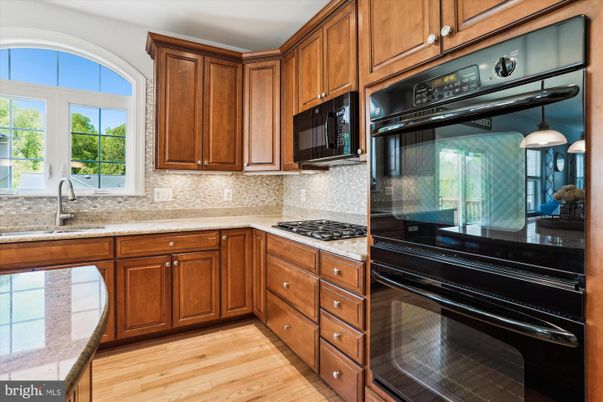 Interior, Kitchen, Pendant Lights, Wood Texture Flooring