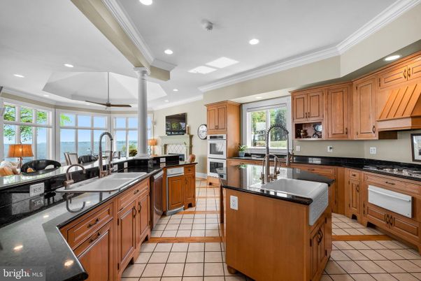 Interior, Kitchen, Recessed Lighting, Water
